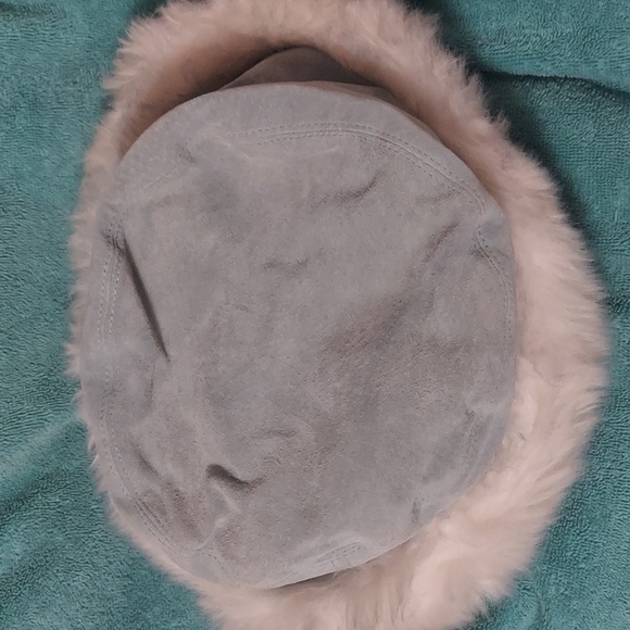 Pelle Studio Wilson Leather Faux Fur Lined Suede Hat - Picture 11 of 11